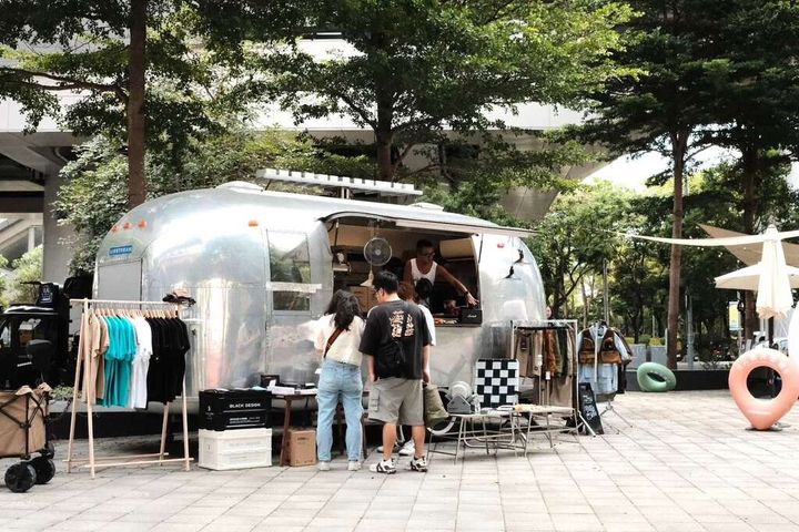台中捷運松竹站戶外廣場打造全新的森活據點-居市森駅。 圖:臺中市政府觀光旅遊局/提供