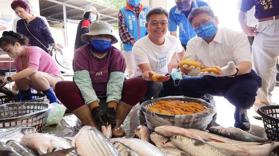 益生菌結合智慧科技養殖 竹縣許豐立榮獲模範農民