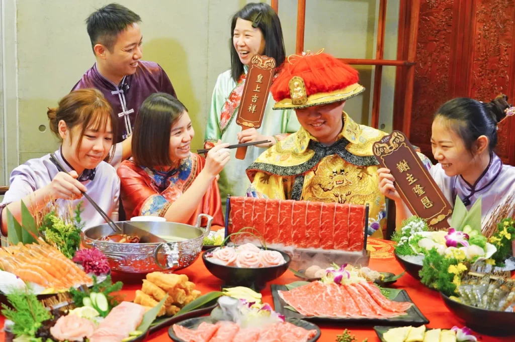 問鼎皇上吉祥宮廷服體驗及員工