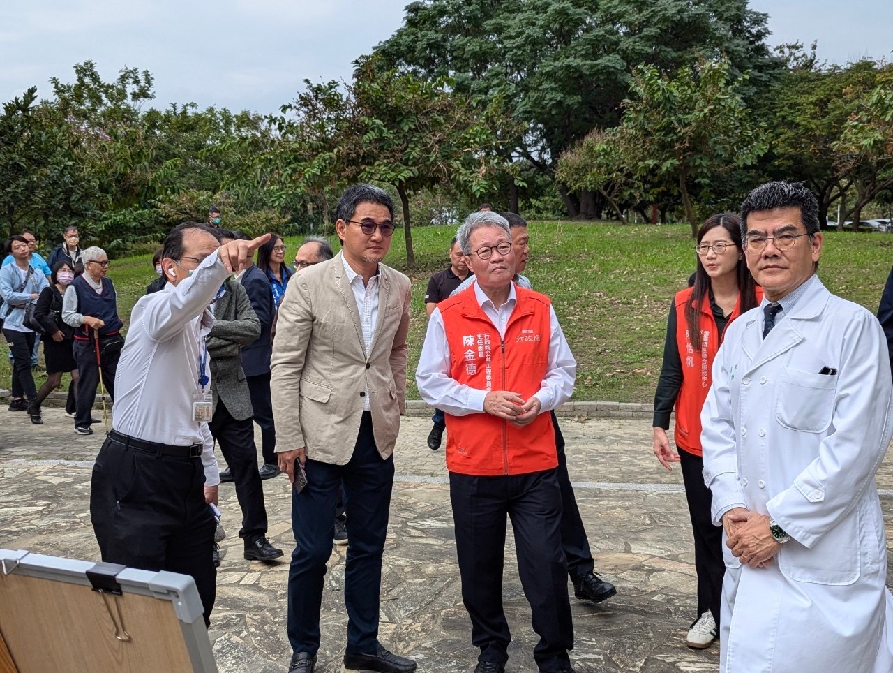提升地區醫療品質 劉建國、陳金德親臨台大醫院雲林分院虎尾院區擴建計畫 232 提升地區醫療品質 劉建國、陳金德親臨台大醫院雲林分院虎尾院區擴建計畫 231
