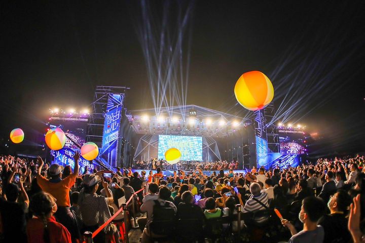 2024日月潭Come!BikeDay花火音樂嘉年華,「台灣大哥大日月潭花火音樂會」11/16在日月潭水社中興停車場盛大展開。 圖:日月潭國家風景區管理處/提供
