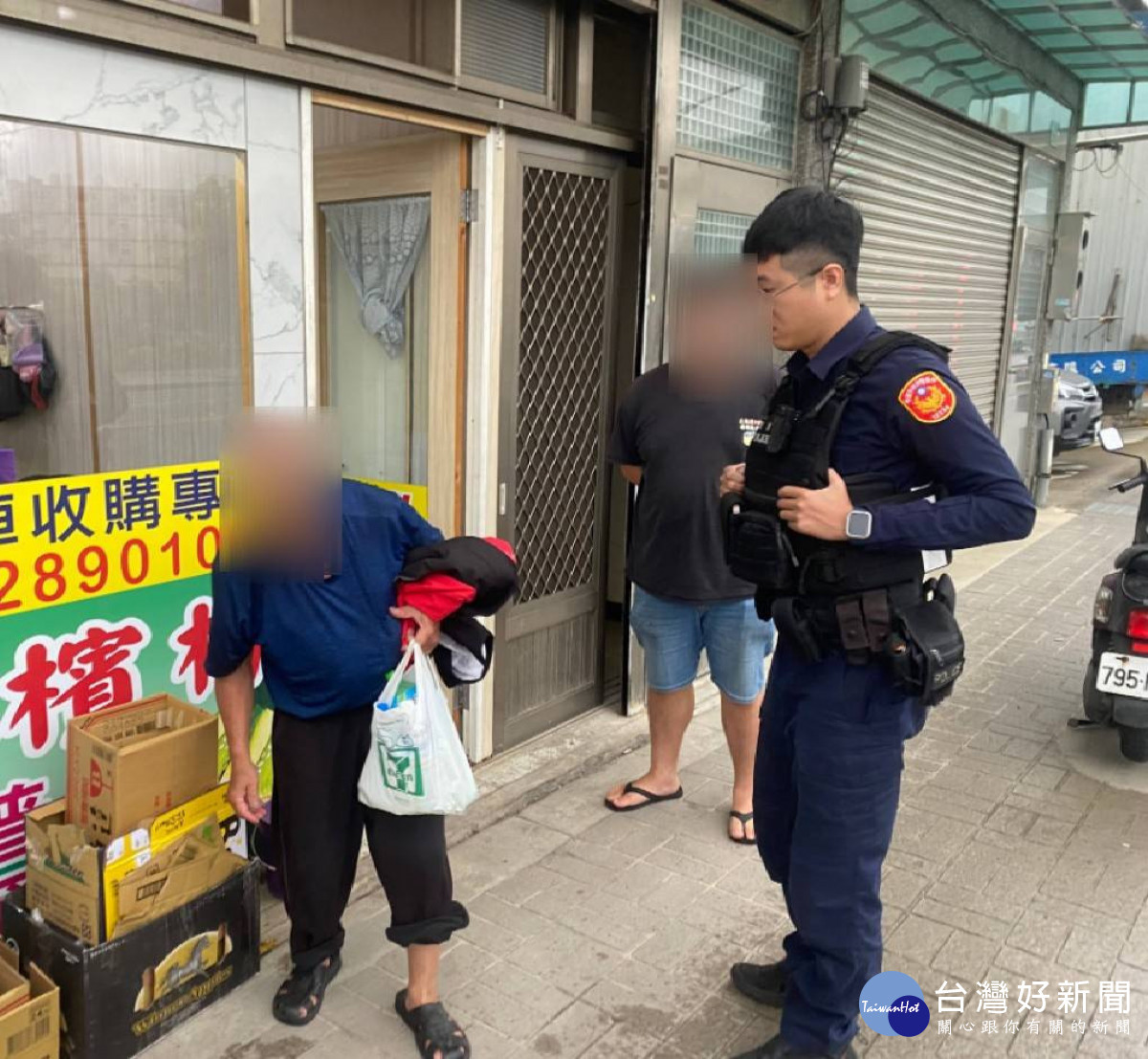 失智老翁外出迷路,南竹派出所警暖心接力助返家。<br /><br /> <br /><br />