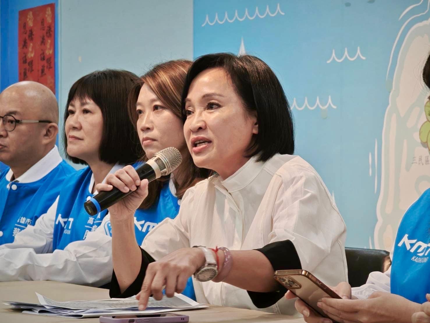 澄清柯志恩從未連署罷免法案 陳冠安批:許智傑拿不出政見只會蹭 228 澄清柯志恩從未連署罷免法案 陳冠安批:許智傑拿不出政見只會蹭 227