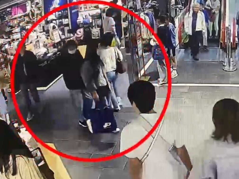 百貨週年慶涉嫌互相掩護行竊 母女檔疑怕網路公審投案 217 cnews204241120a03