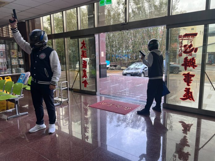 大溪警攜手農會 防搶演練過程逼真 60 S 220758027 scaled