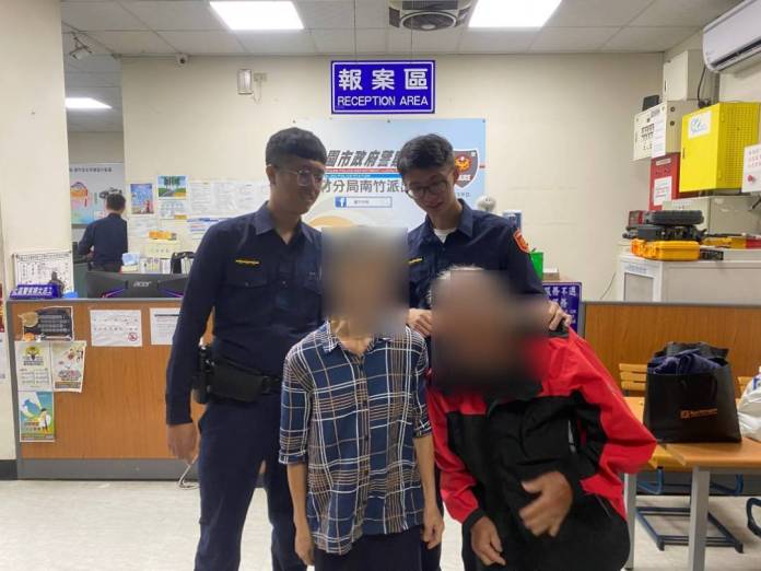 高齡翁迷途呆站路中 蘆竹警拼湊線索助返家 57 532947