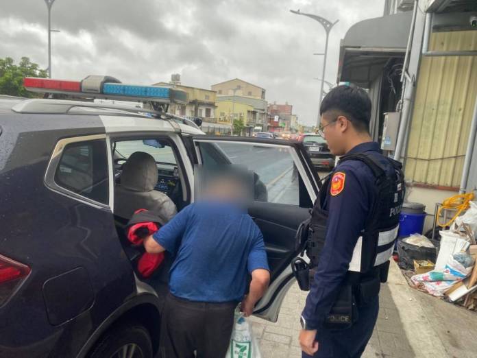 高齡翁迷途呆站路中 蘆竹警拼湊線索助返家 58 532948