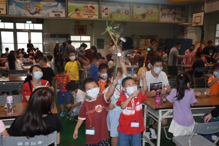 地方特色融入課程 桃園4校入圍教學卓越獎 87 觀音國小學生透過風車製作認識風力發電 0