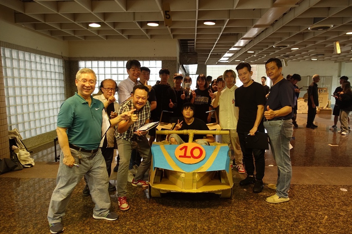 漾新聞|樹科大產設週瓦楞紙板車競速 比造型真人駕車測試笑料百出