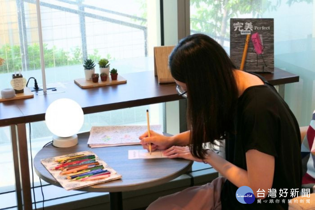 桃園市立圖書館與東森自然美聯手跨域合作,希望讓讀者「閱」讀越美。