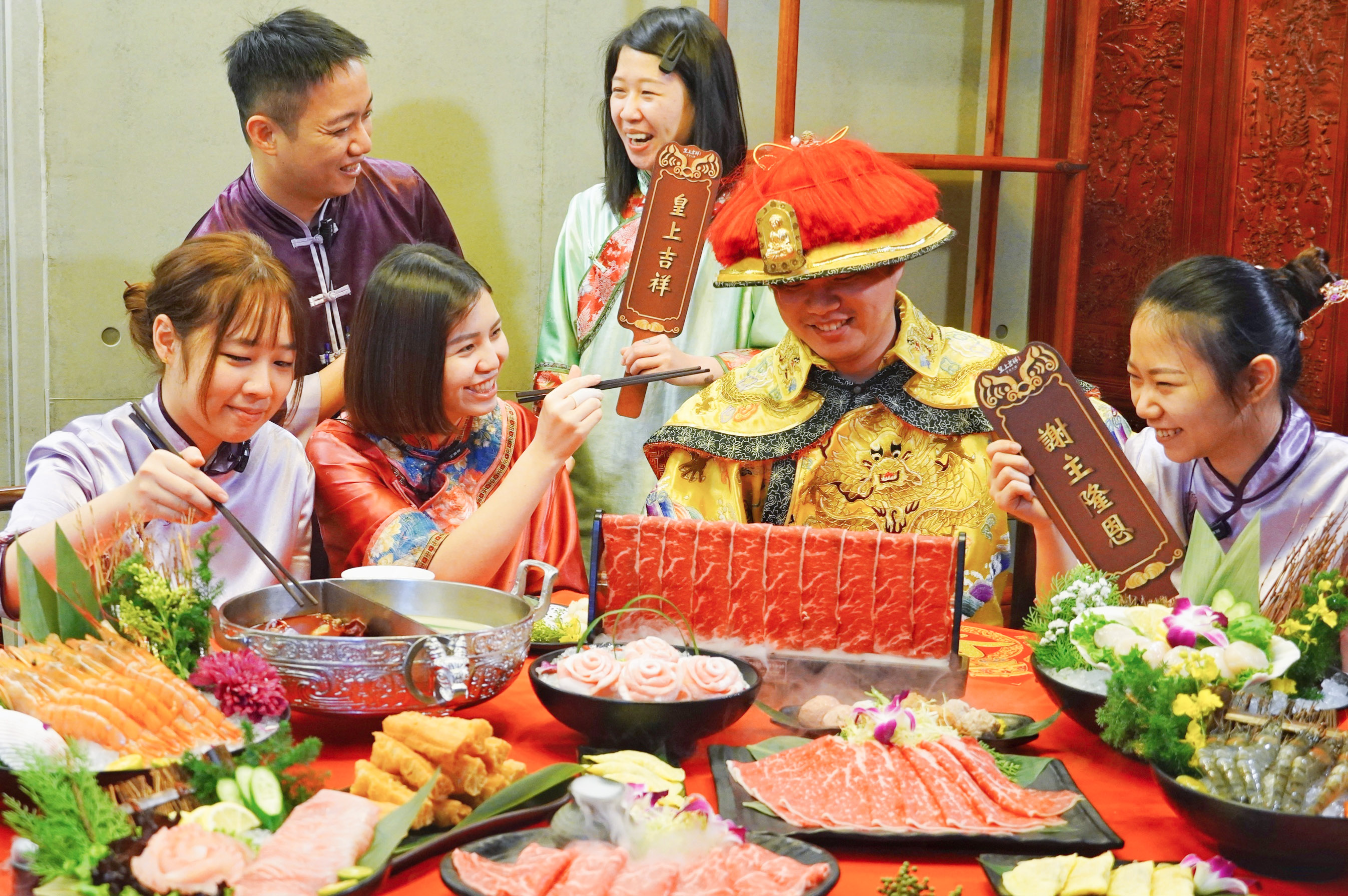 問鼎皇上吉祥宮廷服體驗及員工照