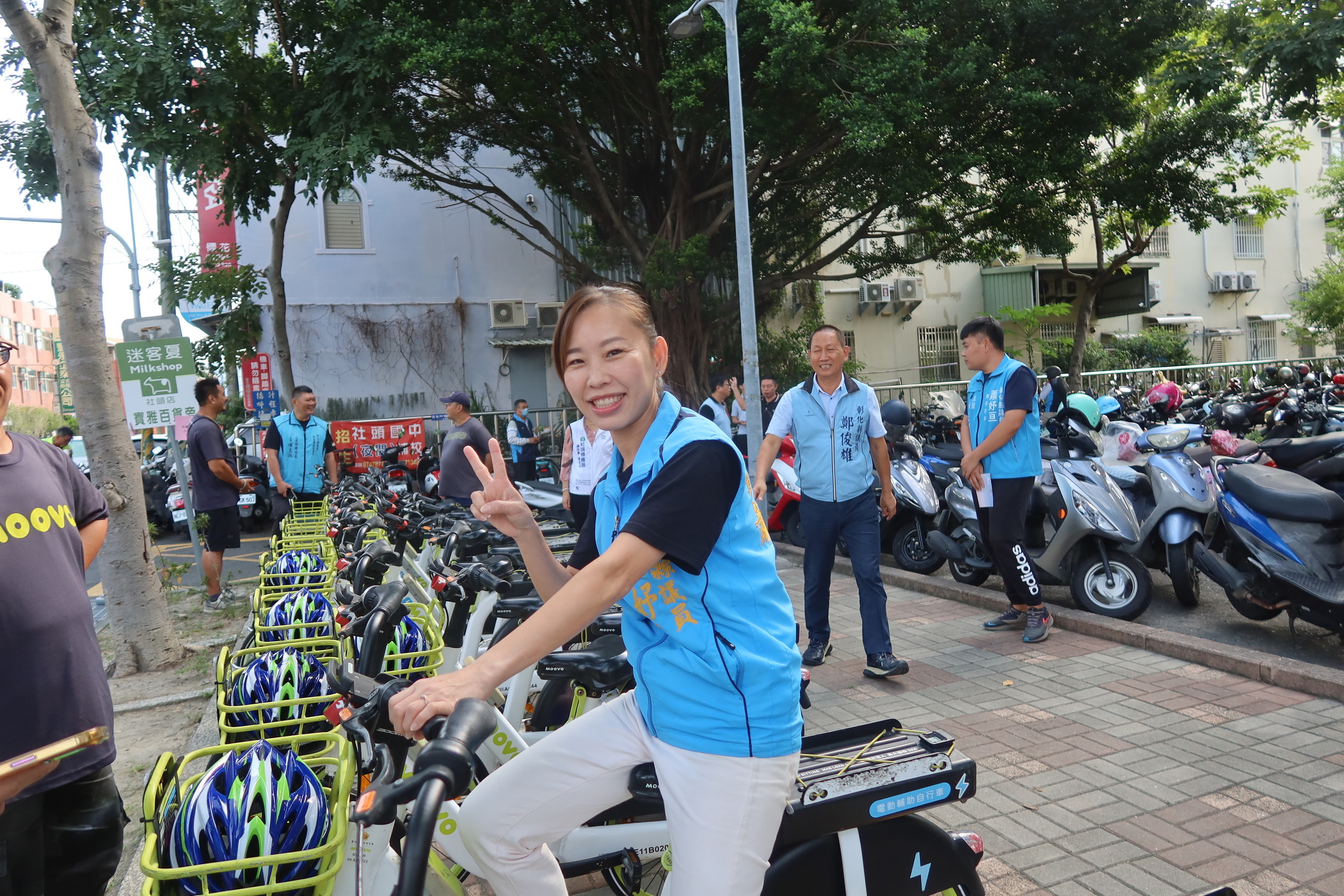▲彰化縣政府社頭火車站前廣場建置MOOVO公共自行車系統據點，不僅讓遊客更方便，也提供更節能減碳的交通工具。（記者張溎壕攝）