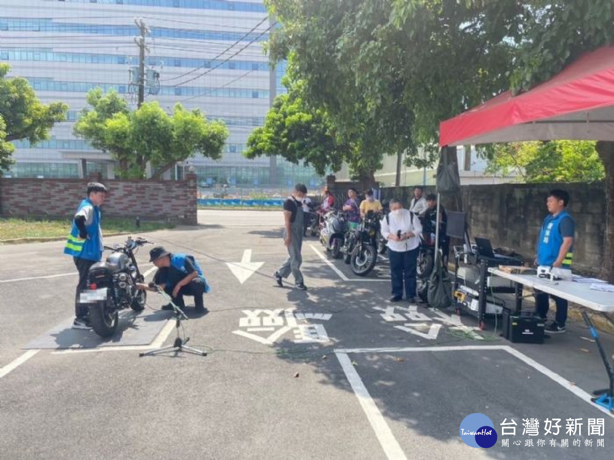 桃園市環保局加強推動靜桃專案,持續實施各項管制措施打擊噪音車。