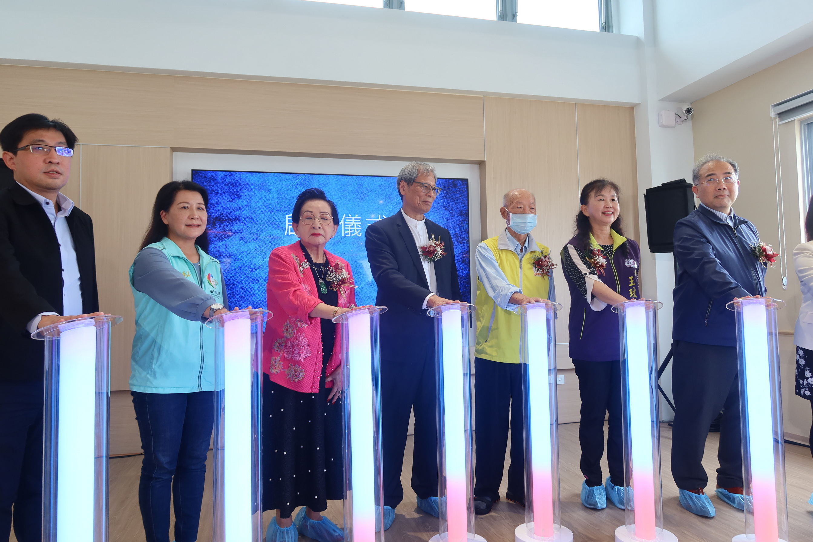 ▲田中秀和苑日照中心舉行「智慧樂活健康日照遊樂園」啟用，為長者打造一個兼具樂趣與健康的智慧生活場域。（記者張溎壕攝）
