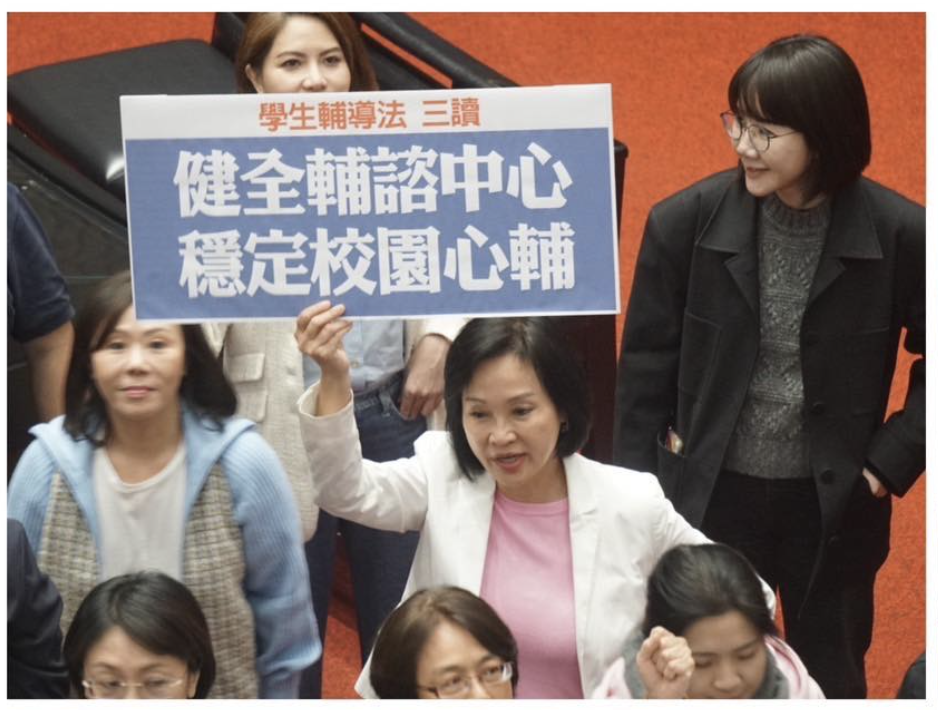 黃捷指控柯志恩阻擋《學生輔導法》羅智強轟黃捷:零關心卻抹黑關心的人