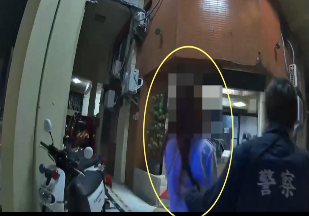 賓士追撞小黃3人傷 女不願就醫原來是通緝犯 248 248241123a02