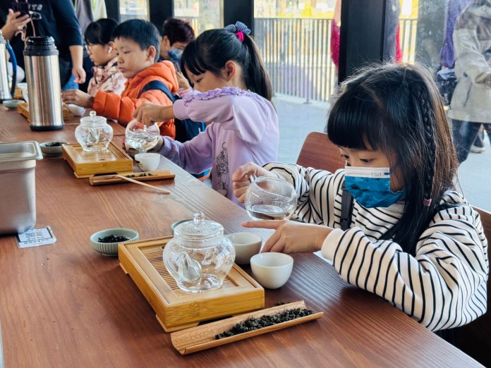 2024客庄找茶文化季登場 千人健走與茶文化活動熱鬧開跑 88 S 9469976