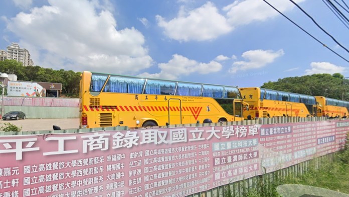 高一女學生搭校車遭輾腿 家長怒控校方卸責 教育局回應了 56 1732348773847