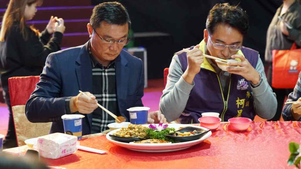 ▲鹿溪宴品嚐融合傳統與創新的鹿港美食。（記者林明佑翻攝）