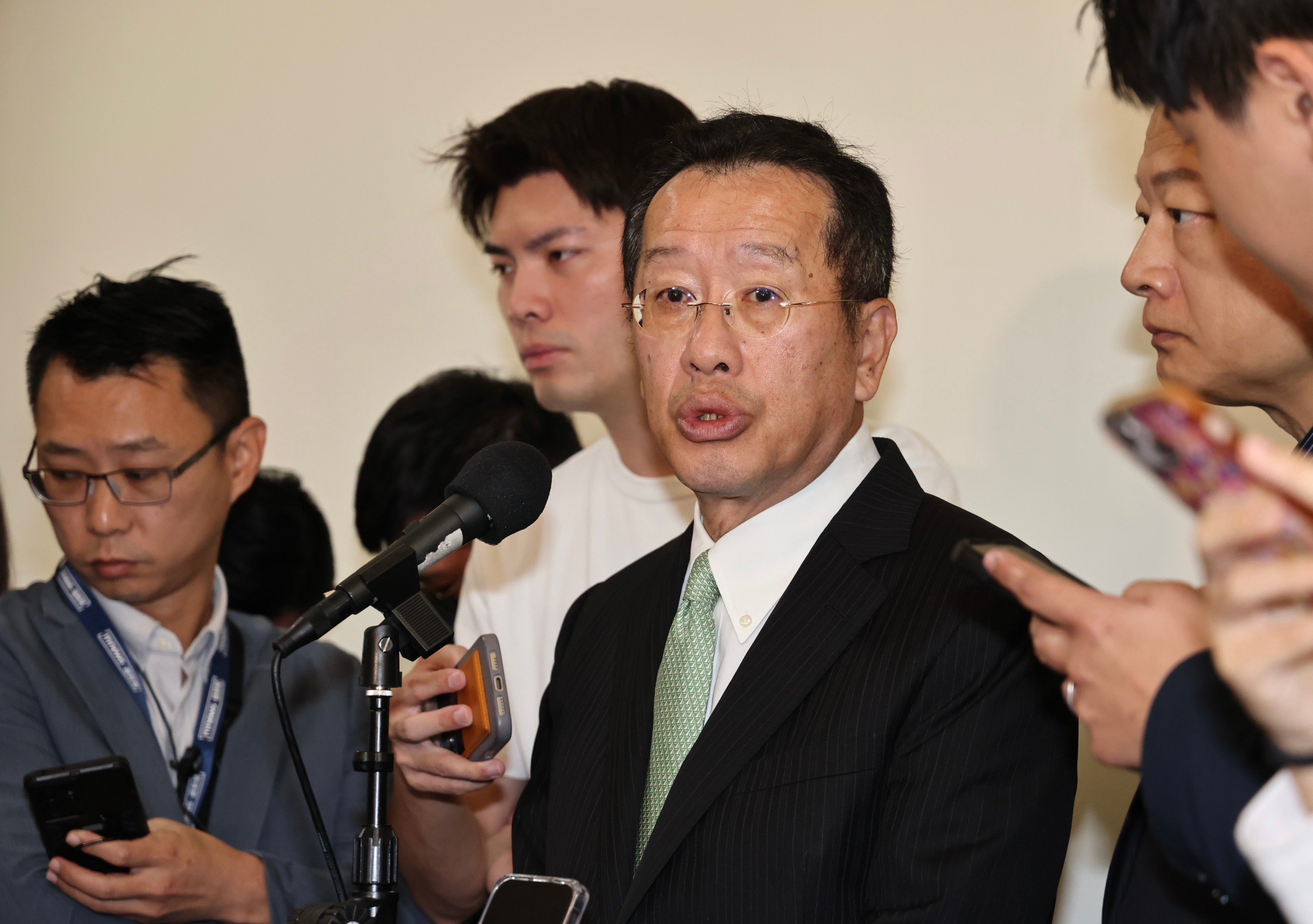 國防部長顧立雄表示,戰機伴飛施放熱焰彈不影響戰備。林啟弘攝