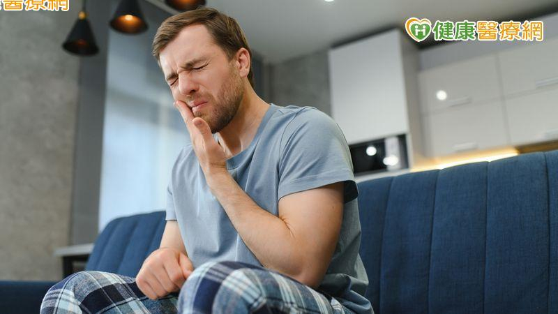 超級業務員蛀牙放著不管,竟誘發蜂窩性組織炎險沒命! 醫提醒「這1事」很重要