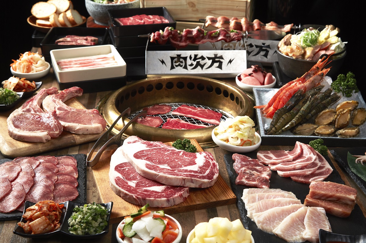 即日起至11月底，前往瘋美食領券或到肉次方官方社群，憑指定畫面內用套餐，就能用1.1折加購生食級干貝。