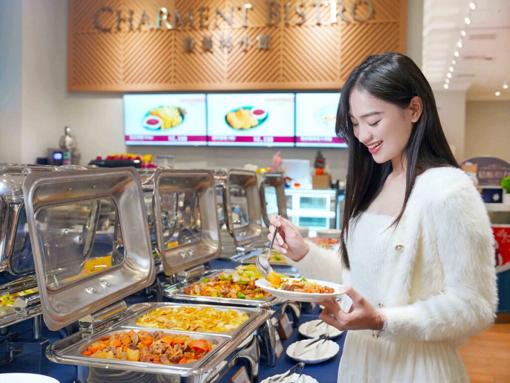 千萬別錯過12月20日至12月22日的城堡聖誕燭光晚餐,聖誕buffet+入園賞雪,票價特惠880元!