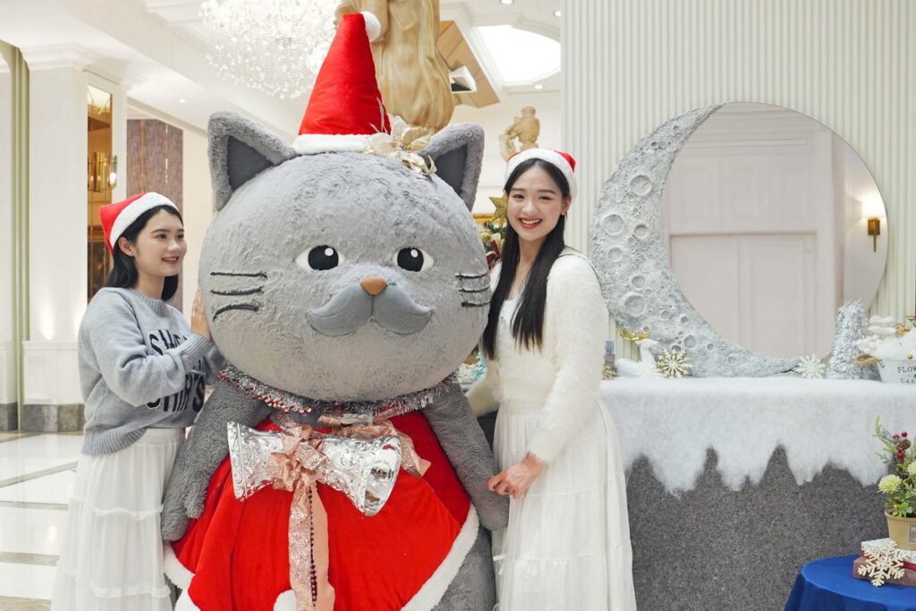 12月21日聖誕晚會,有聖誕老人、聖誕佐美喵家族遊行互動,還有精靈劇團溫馨互動