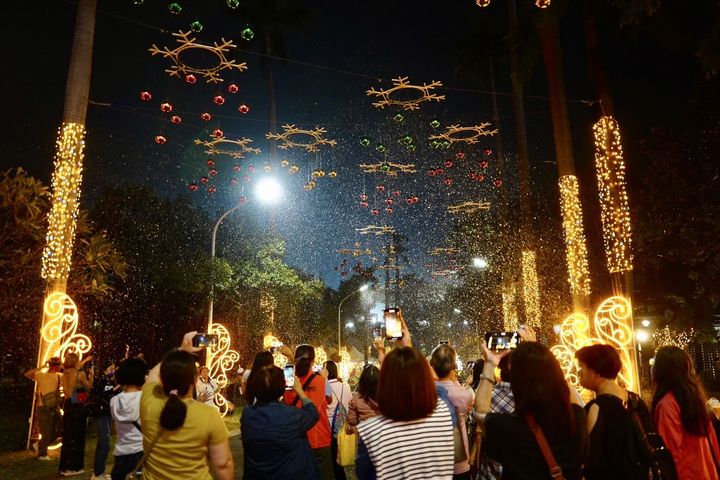 南台灣最大童話聖誕村!「屏東聖誕節」首次雙主燈登場