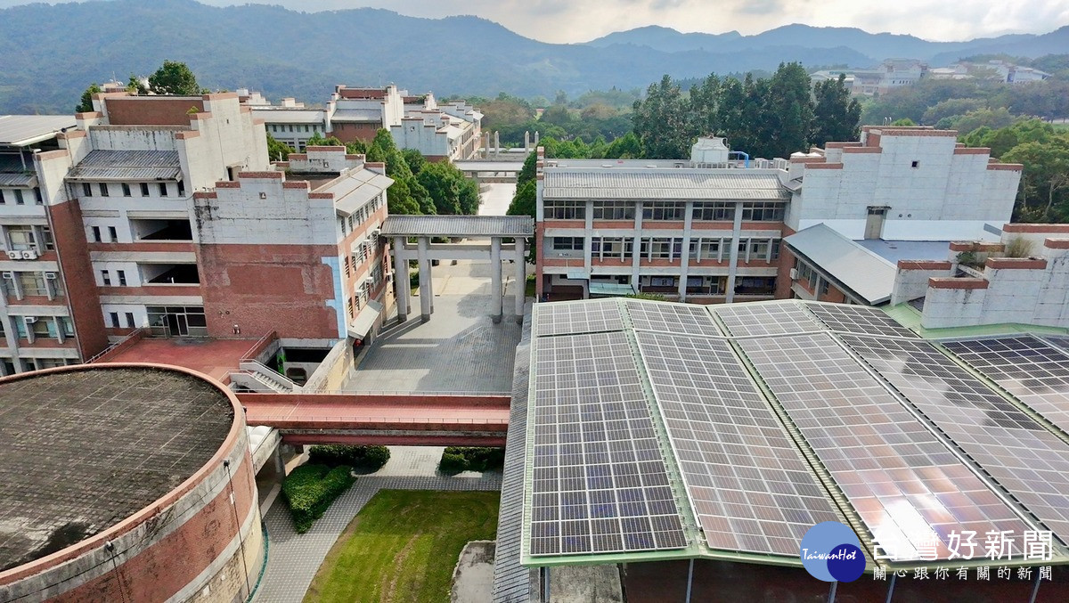 暨大創新太陽能發電計畫,年發電逾1000萬度相當於3,000個家庭年用電量。(暨大提供)