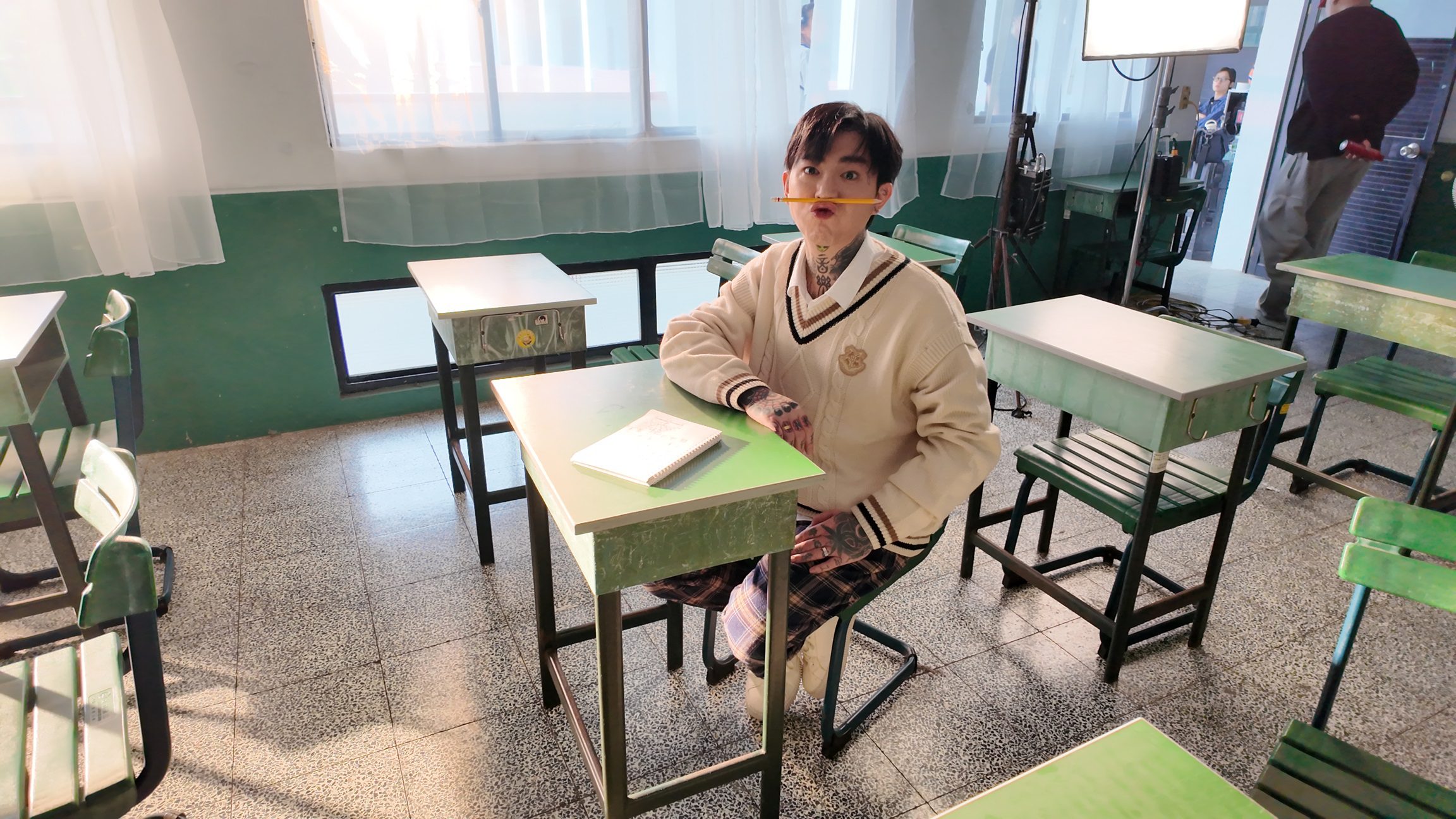 謝和弦暗藏校園追愛史　重返校園學生歌頌純愛