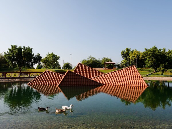 PAAD Biennial 24 Seema Nusrat – Floating Fragments, Public Art Abu Dhabi Biennial 2024 – 2025, &copy; Lance Gerber