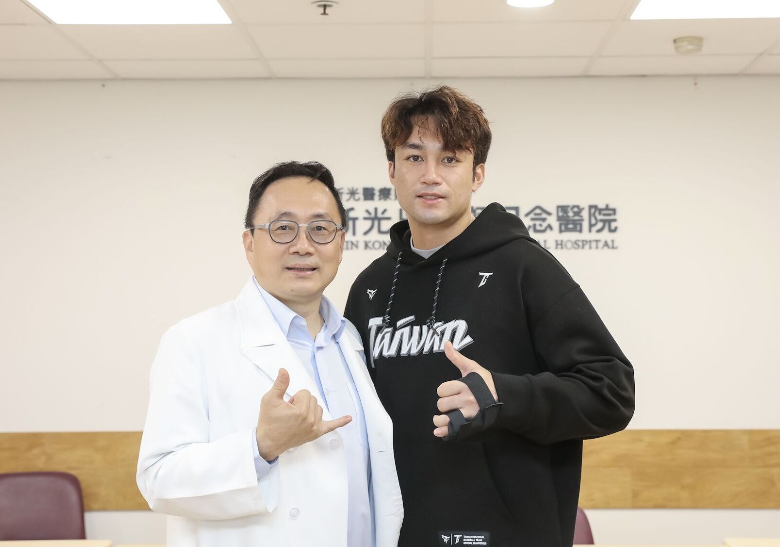 好消息!林家正、潘傑楷返台直衝檢查 新光醫院:關節均無礙 262 好消息!林家正、潘傑楷返台直衝檢查 新光醫院:關節均無礙 261