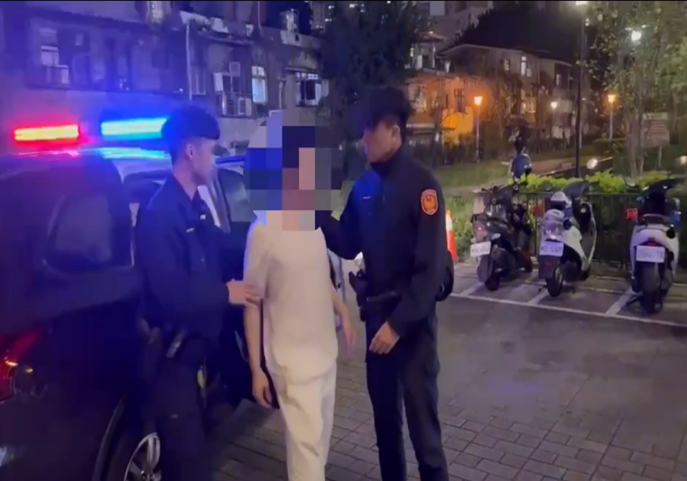 手持尖刀漫步新埔市場 民眾憂隨機傷人案再爆發 229 248241126a01