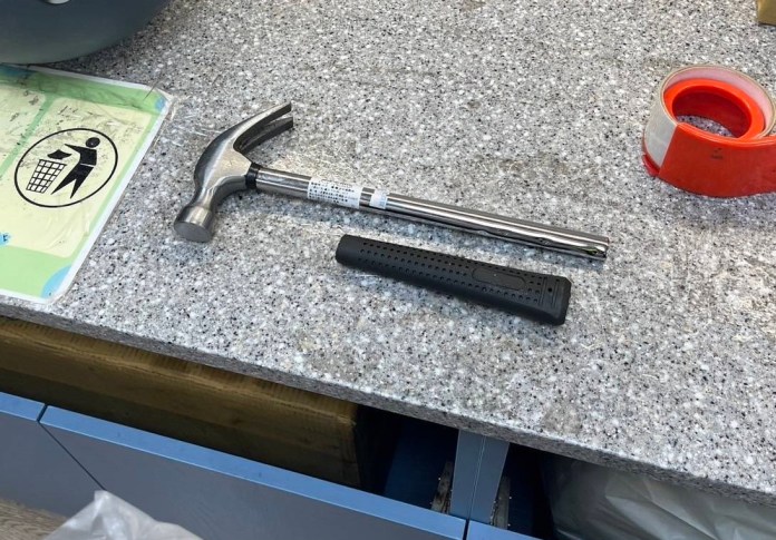 物流公司爆流血衝突!桃園男拿榔頭敲同事頭部 被依殺人未遂送辦 59 g45s4f54