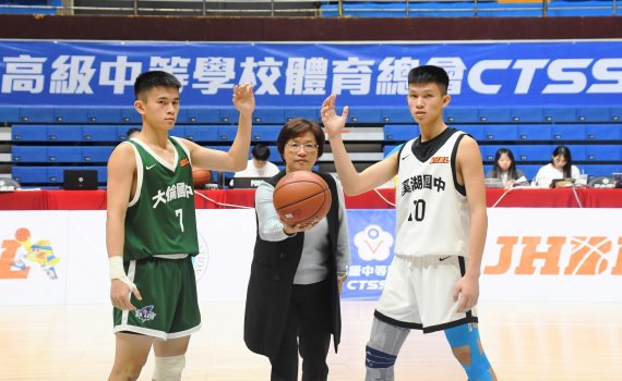 溪湖國中順利晉級 JHBL 12強 縣長王惠美現場加油打氣