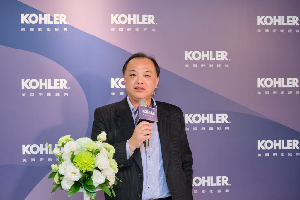 羅力衛浴副總經理-謝明彥(左1)、KOHLER東北亞行銷總監-Cynthia Yuan (左二)、KOHLER台灣總經理-Lison Lee(左三)、品牌好友-趙小僑(右三)、品牌好友-劉亮佐(右二)、新光三越A9館副理-洪有基(右一)共同出席KOHLER新光三越A9館開幕剪綵儀式。