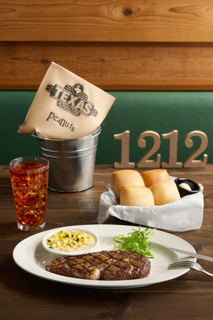Texas Roadhouse德州鮮切牛排12oz.肋眼牛排搭配自選配菜與可續杯飲料,特價1,490元
