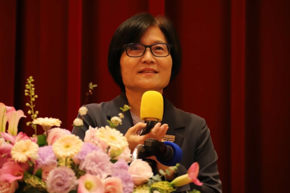 祝健芳不知悔改竟要員工填表「自願深蹲」 王鴻薇批:還有多少牛鬼蛇神? 216 祝健芳不知悔改竟要員工填表「自願深蹲」 王鴻薇批:還有多少牛鬼蛇神? 215