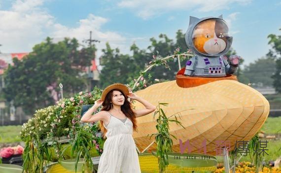 兼具永續教育的吉祥物 「小貓太空人」現身花毯節與遊客寓教於樂