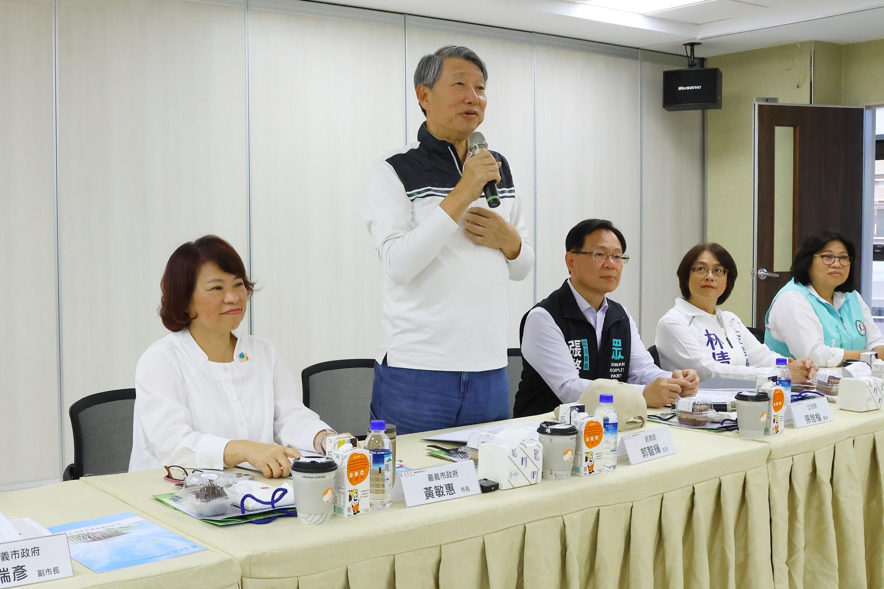 經長郭智輝與立委考察嘉創中心 黃敏惠盼中央合力推動AI軟體人才新創中心