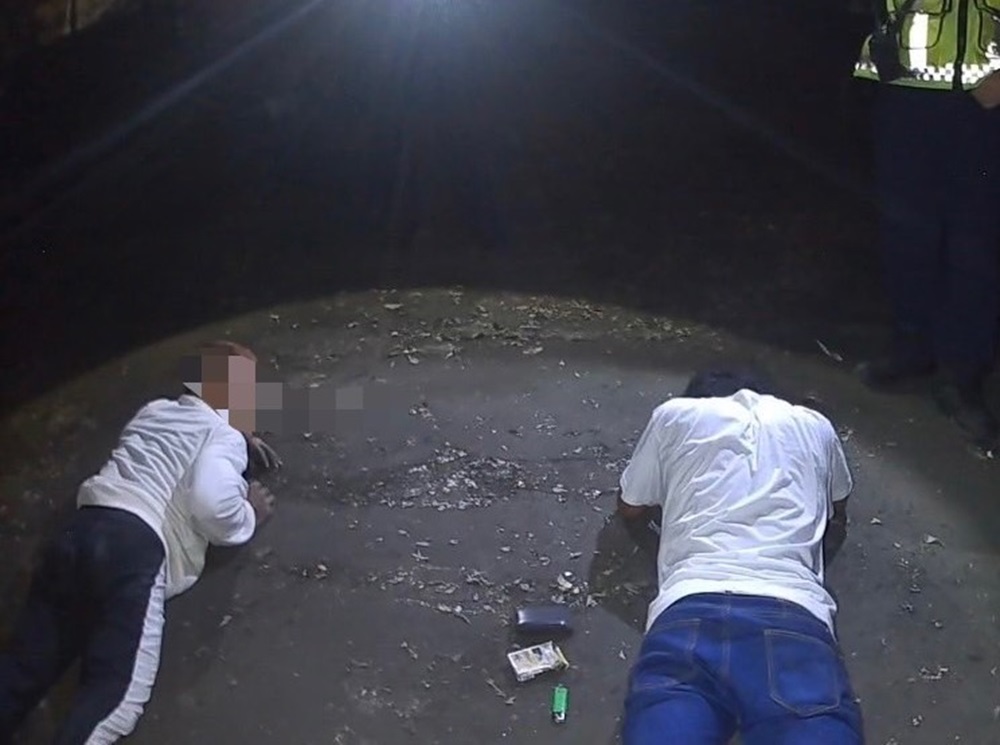 深夜躲工地吸毒 巡邏警逮2男查獲安非他命 213 cnews204241130a02