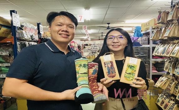 吳尚蘴把家鄉傳產設計翠玉小白菜變成織襪送入故宮 新機能襪產賦予藝術風格拚出世界市場版圖