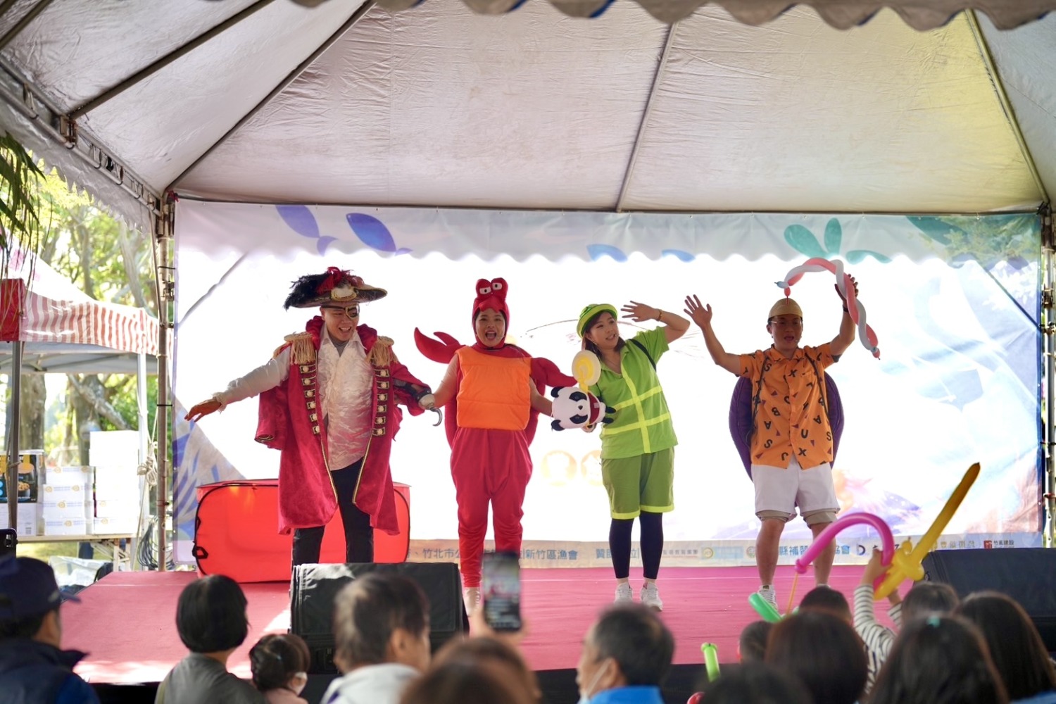 哇哈哈劇團全新演出「烏魚趣味海洋劇」帶領觀眾探險烏魚及烏魚子的奇妙世界。(圖/記者林照東翻攝)