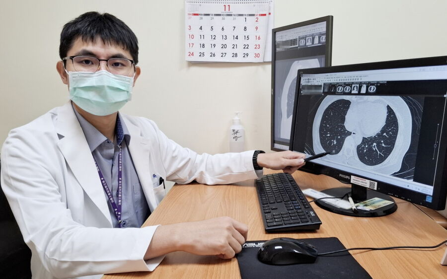 圖／胸腔外科醫師吳晟瑋提醒，肺癌初期幾乎無明顯症狀，難被發現，建議民眾多加使用國健署癌症篩檢，為自己健康把關。（臺北醫院提供）