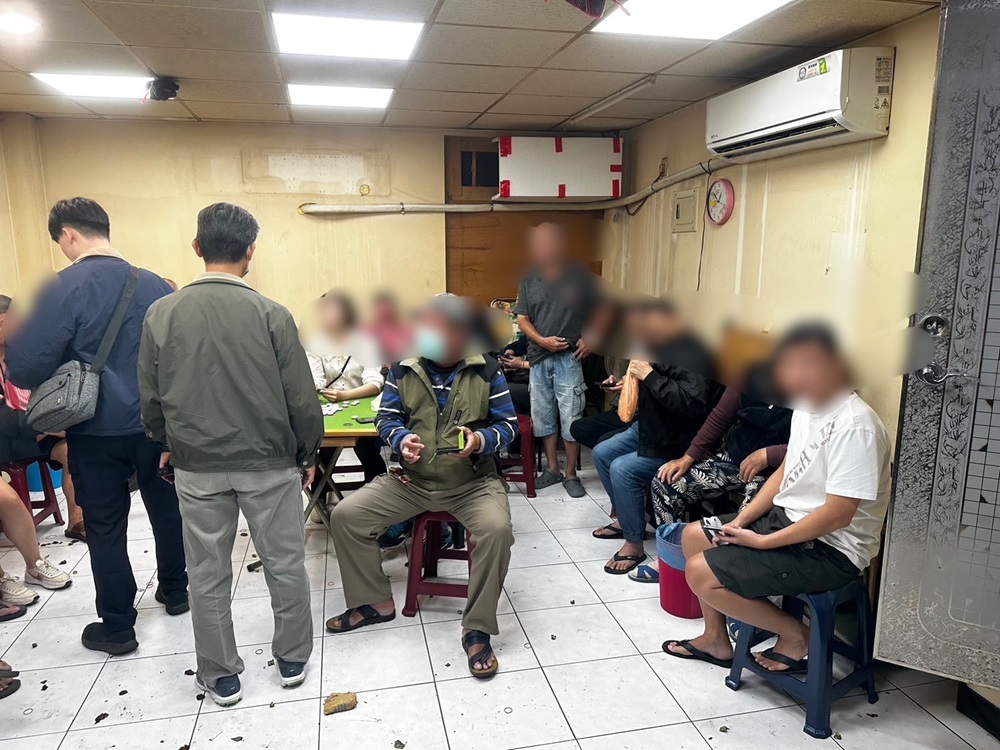 小吃店賭肉龜 警破象棋賭場逮25人 217 cnews204241202a09