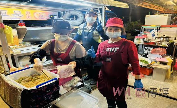 印刷廠老闆柳登元靠餐車東山再起 二年苦心研發酥脆臭豆腐贏得人生新機運