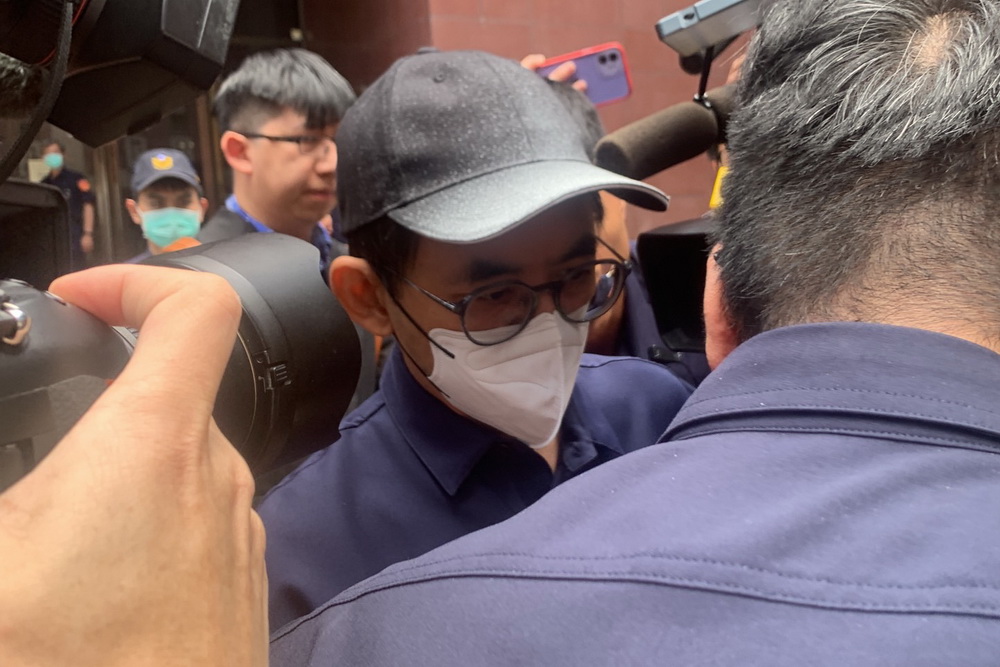 購買兒童少年性影像2259個　黃子佼判刑8月 219