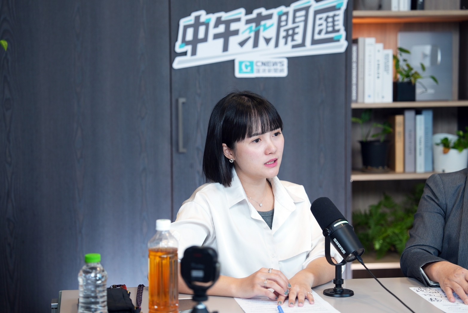 中午來開匯/妙喻「柯黑」如市場供需法則 吳怡萱:心存善念無法預料誰會變柯黑 210 中午來開匯/妙喻「柯黑」如市場供需法則 吳怡萱:心存善念無法預料誰會變柯黑 209
