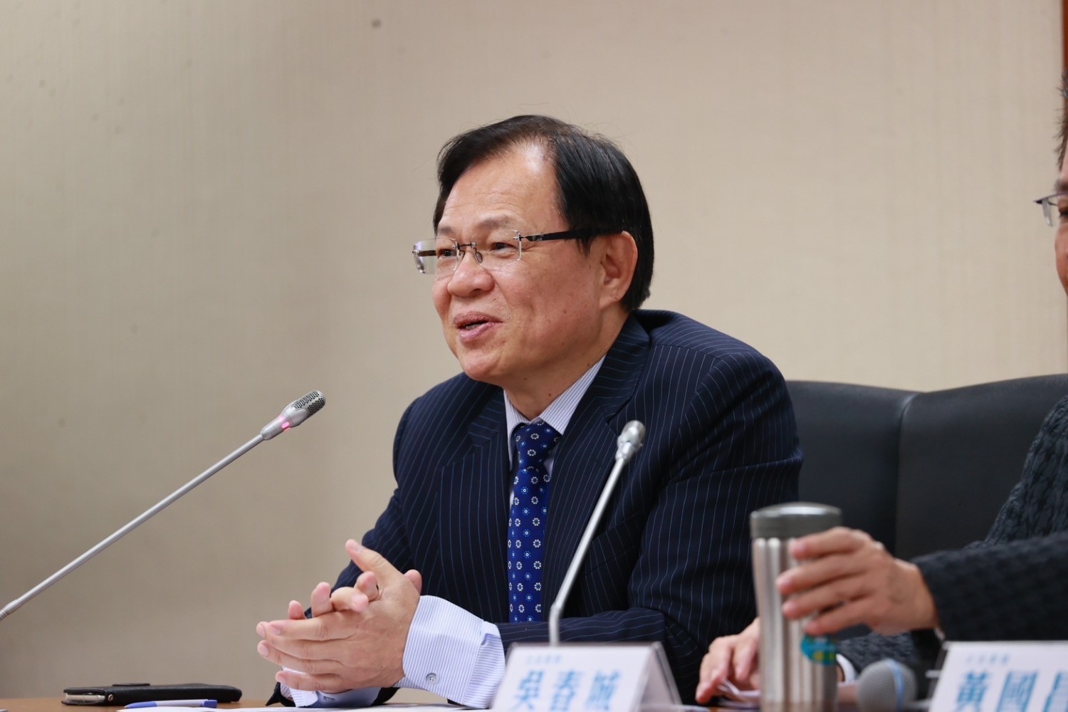 張啓楷認為,川普總統第一個任期內,裴洛西在眾議院彈劾他兩次未過,「傷害性不大」,但「侮辱性極強」。(圖/張啓楷國會辦公室)